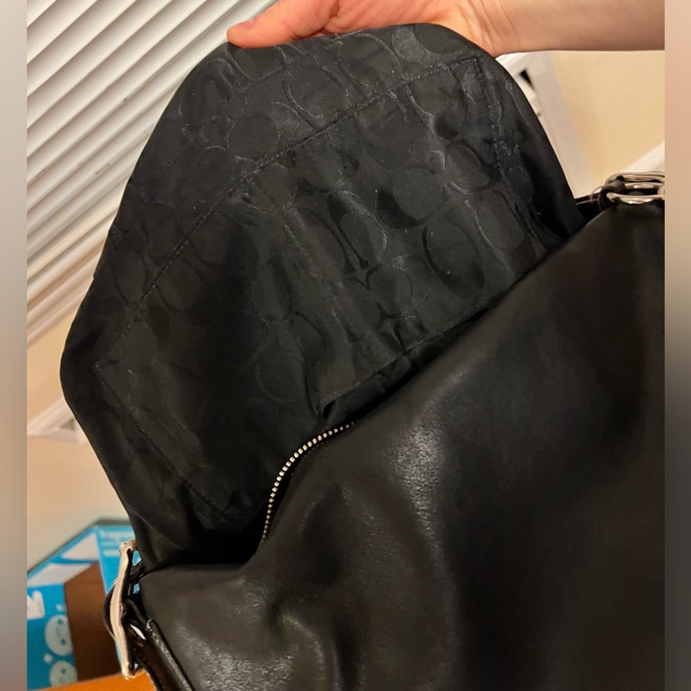 COACH - East West Legacy Handbag F066-1417 - Black Leather (EUC) - Picture 9 of 16